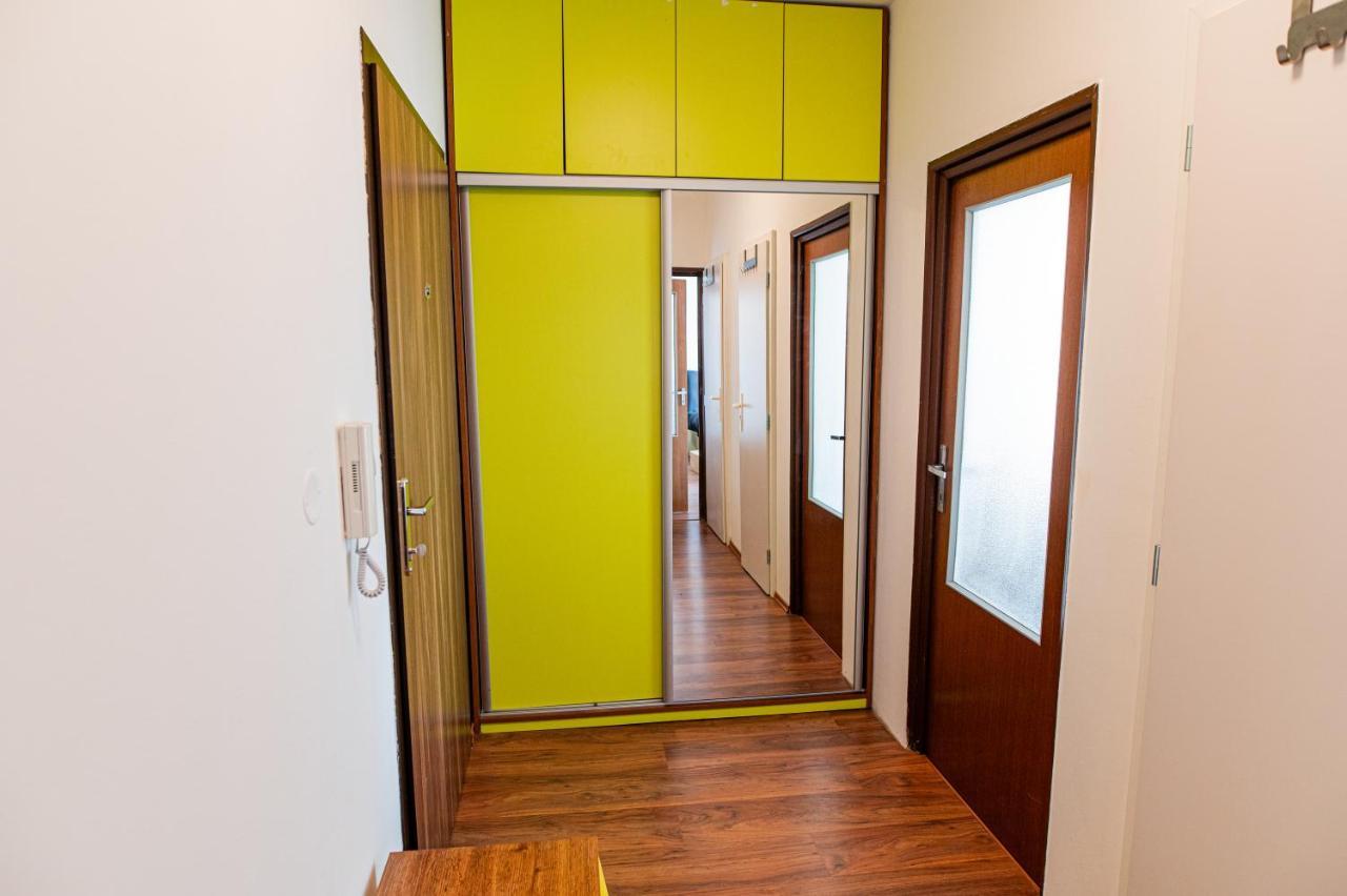 Private Room 1 Km From Center With Kitchen Bratislava Exteriér fotografie
